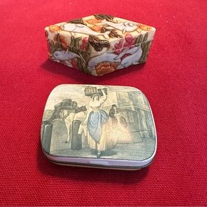 2 Vintage Trinket boxes see description 😃 (SKU 209)